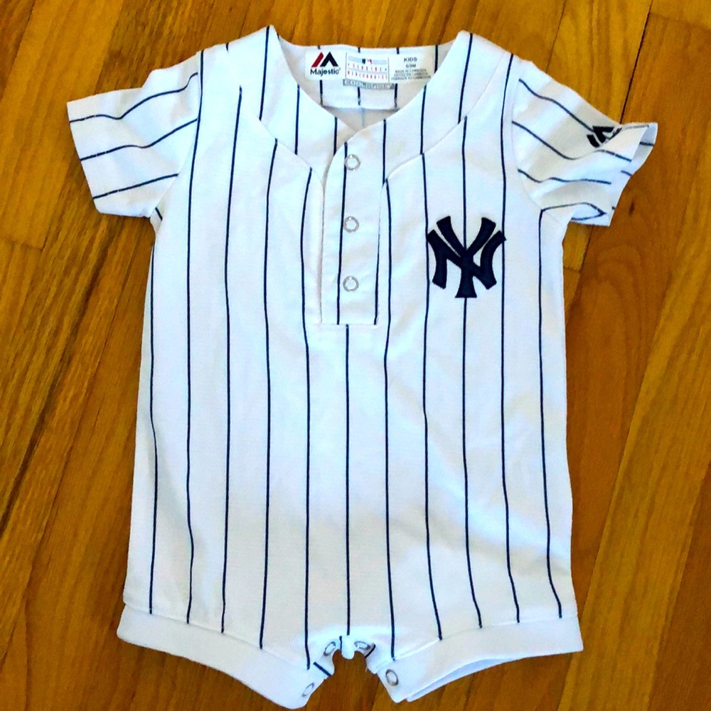 Yankees baby onesie only worn once